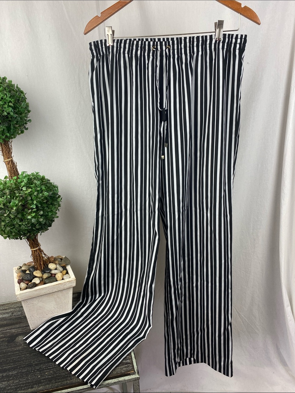 Calvin Klein Black & White Striped Casual Lounge Leisure Pants M